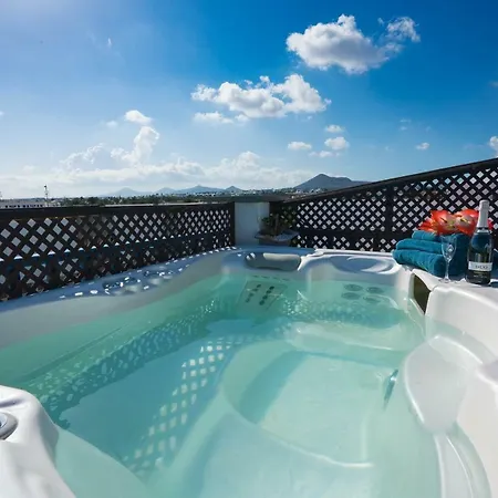 Perfect Penthouse With Stunning Sea & Mountain Views *