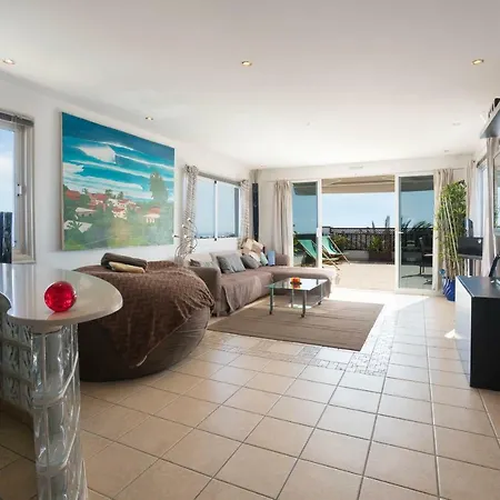 Perfect Penthouse With Stunning Sea & Mountain Views *
