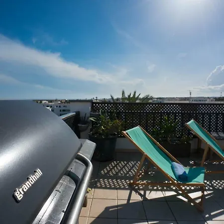 Perfect Penthouse With Stunning Sea & Mountain Views Apartment *